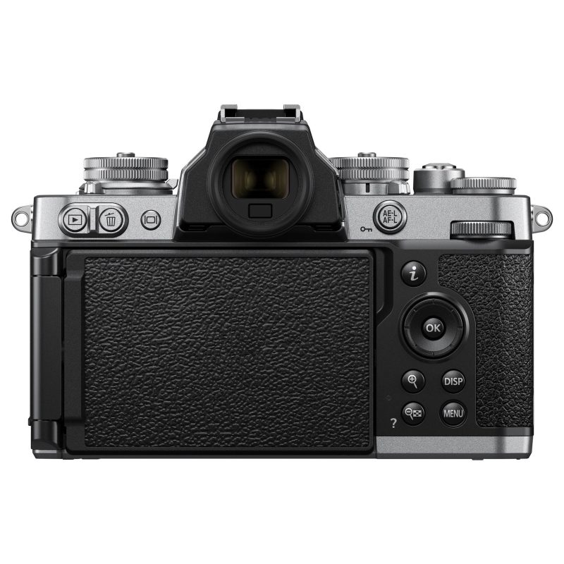 Nikon Z fc + Nikkor Z 28mm f/2.8 SE + SD 64GB Lexar 800X Pro - immagine 3