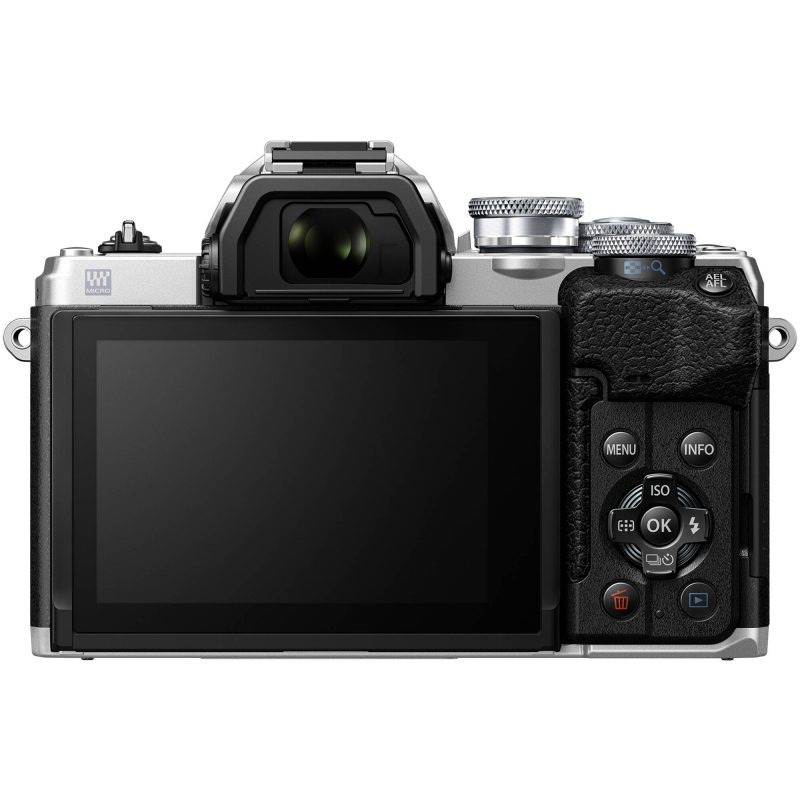 Olympus OM-D E‑M10 Mark IV Silver + 14-150mm f/4.0-5.6 ED II - immagine 4